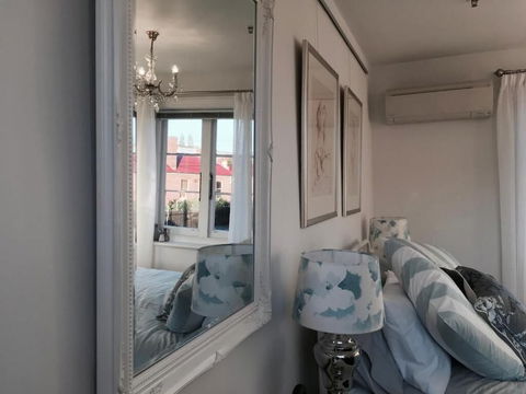 Assemblage Boutique Art Bed & Breakfast - Broome Tourism 4