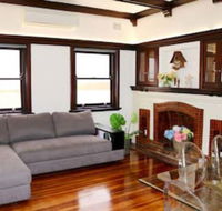 Charming  Cosy Home With City Views - Broome Tourism