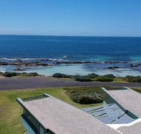 Boathouse nearly in the water  wonderful views - Broome Tourism