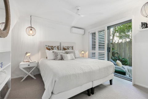Luxury Beachside Apartment - Broome Tourism 5