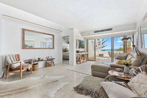 Luxury Beachside Apartment - Broome Tourism 3