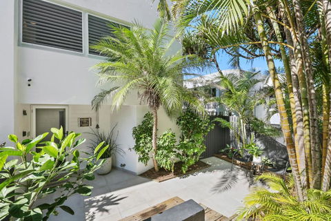 Luxury Beachside Apartment - Broome Tourism 2