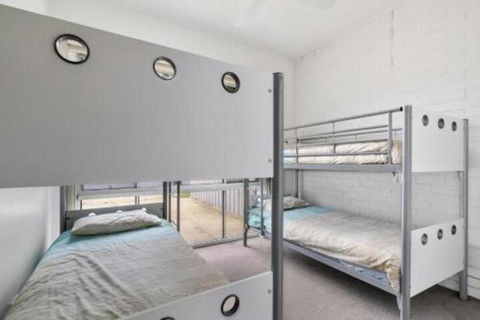 THE BEACH HIVE PET FRIENDLY (OUTSIDE ONLY) INLET SIDE - Broome Tourism 3