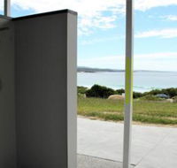 BEACHHOUSE BINALONG Luxury waterfront holiday house at Bay of Fires - Broome Tourism