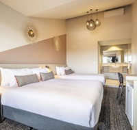 Nightcap at Manhattan Hotel - Broome Tourism