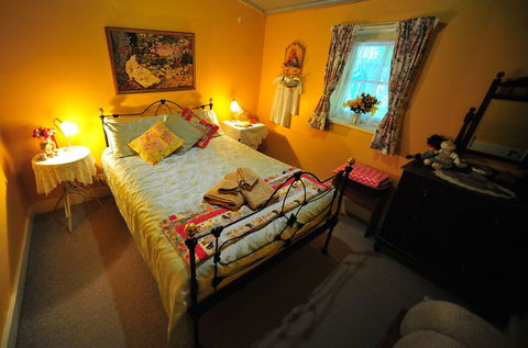 Emma Tiver Heritage Cottage - Broome Tourism 4