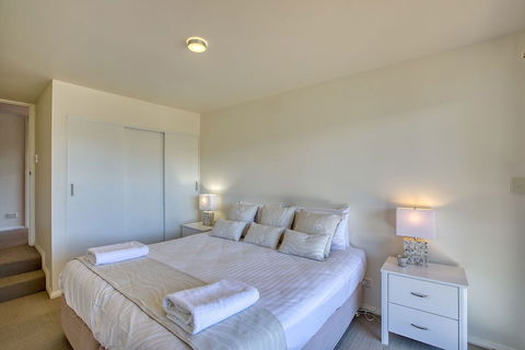 Quarterdeck Apartment - Broome Tourism 3
