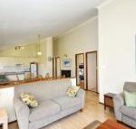 Pet Friendly on Pelican Close to Myall River - Broome Tourism