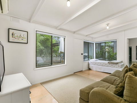 Hidden Escape Free Wifi & Foxtel Surfside PET Friendly - Broome Tourism 0