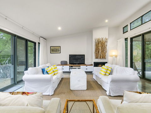 Hidden Escape Free Wifi & Foxtel Surfside PET Friendly - Broome Tourism 3