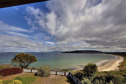 Stones Throw - Broome Tourism 0