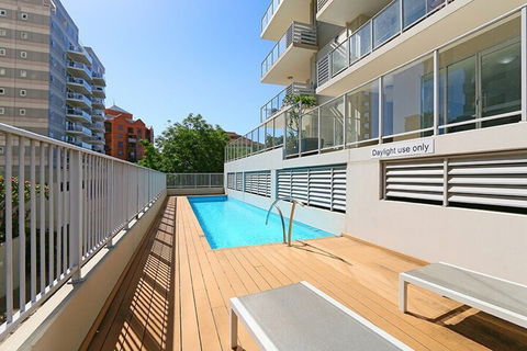 Stunning Two-storey Apartment In Perth's CBD - Broome Tourism 6