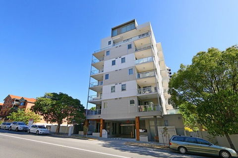Stunning Two-storey Apartment In Perth's CBD - Broome Tourism 1
