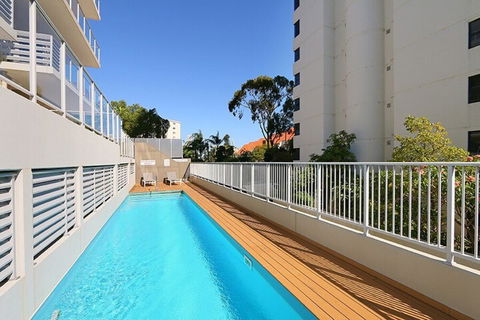 Stunning Two-storey Apartment In Perth's CBD - Broome Tourism 5