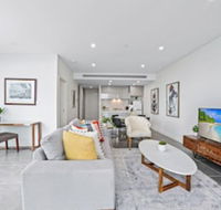 HomeHotel Ultra Luxury 2 Bedroom next to Mall  Train - Broome Tourism