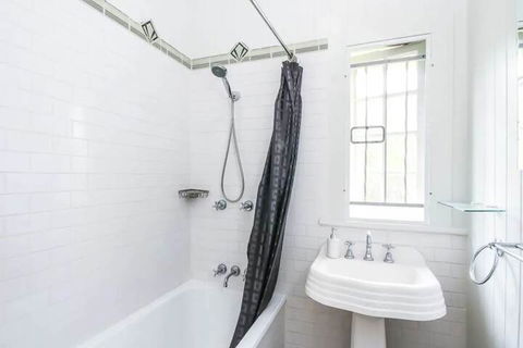 Quiet 3 Bedroom House In Albion With Parking - Broome Tourism 3