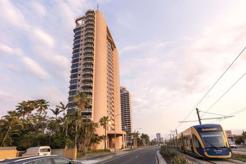 Oaks Gold Coast Hotel - Broome Tourism 3
