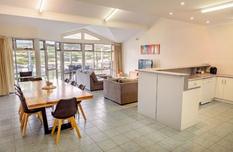 Port Lincoln Foreshore Apartments - Broome Tourism 5