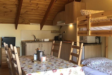 Alpine Stag Lodge Unit 1 - Broome Tourism 2