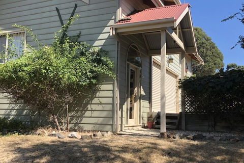 Alpine Stag Lodge Unit 1 - Broome Tourism 1