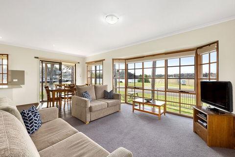 Riviera Beach Resort - Broome Tourism 4