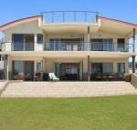 Lennox on the Beach Unit 2 Lennox Head - Broome Tourism