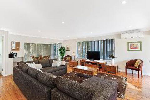 3 Bedroom House Bay Serene 15 Mistral Close - Broome Tourism 0