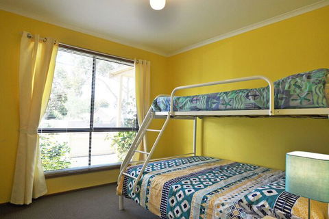 Alwyns By THE SEA PET Friendly - Broome Tourism 6
