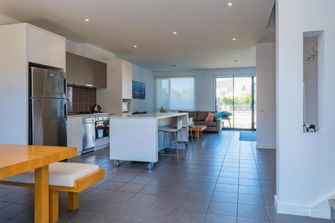 19 Coast Drive - Broome Tourism 2
