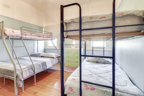 Beacon Cottage - Broome Tourism 3