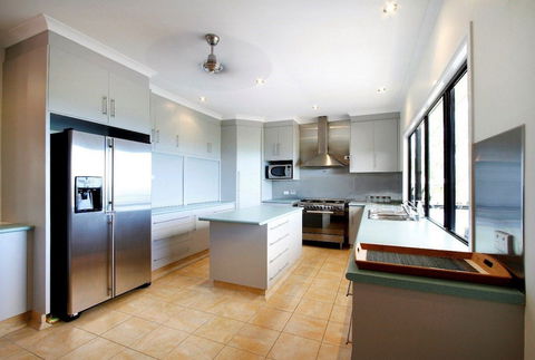 Hideaway Retreat Beach House With Pool - Broome Tourism 3