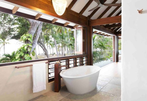 Spice At Oak Absolute Oceanfront House - Broome Tourism 5