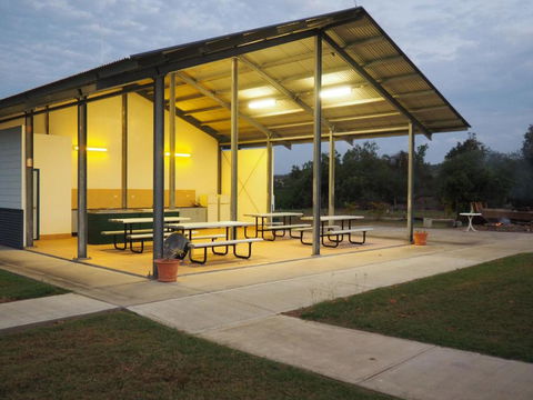 Bowen Holiday Park - Broome Tourism 1