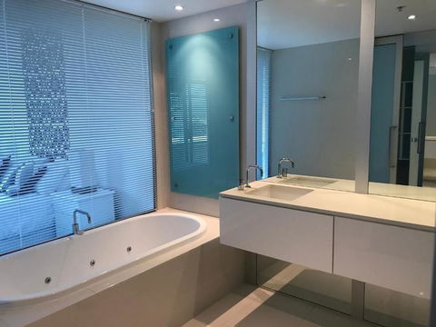 Private Apartments At Q1 - Broome Tourism 6