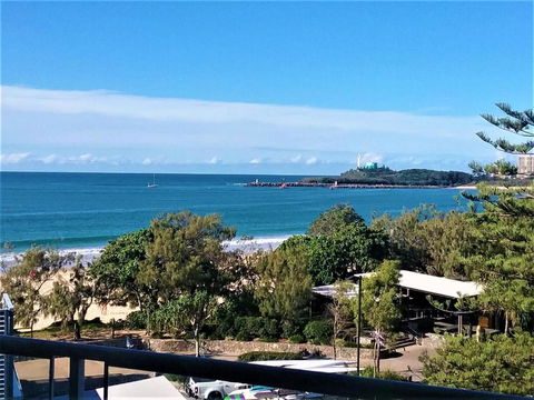 Mooloolaba Beachfront Apartment - Broome Tourism 3