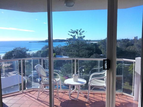 Mooloolaba Beachfront Apartment - Broome Tourism 1