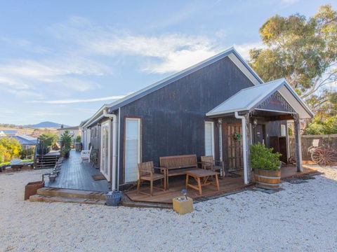 Oak & Barrel / 7 Twynam Street - Broome Tourism 2