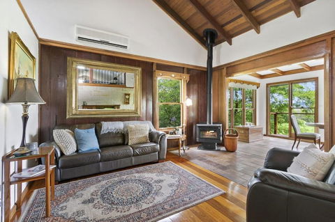 CHRISTOPHERS COTTAGE - Broome Tourism 4