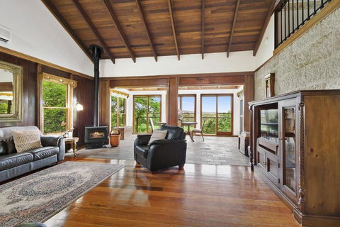 CHRISTOPHERS COTTAGE - Broome Tourism 3