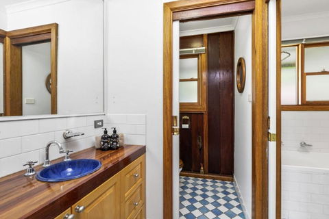 CHRISTOPHERS COTTAGE - Broome Tourism 6