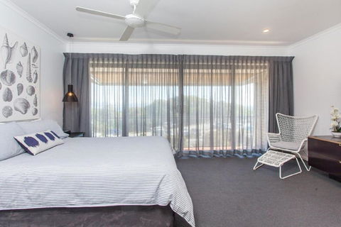 Surfside6 At James Cook Clarkes Beach - Broome Tourism 2