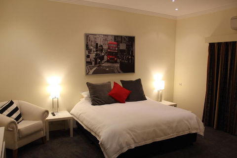Gundaroo Manor Bed & Breakfast - Broome Tourism 3