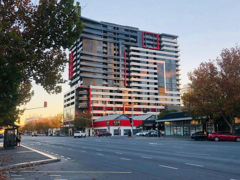 Central Escape At Adelaide CBD - Broome Tourism 1