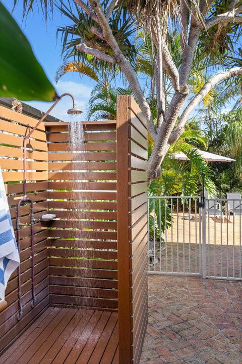 Florida On Carlyle Street - Broome Tourism 5