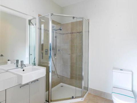 ONE LEVEL At BROADBEACH RESORT - Broome Tourism 3