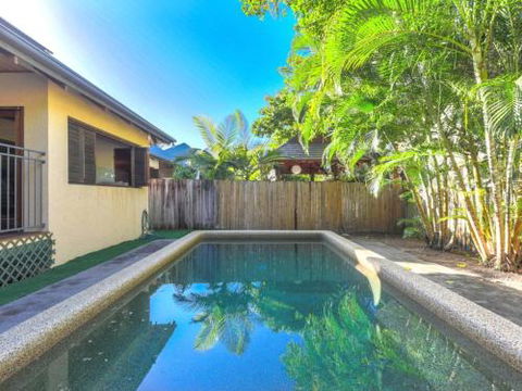 TROPSVILLA At PALM COVE - Broome Tourism 0