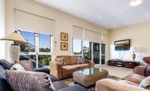 COASTAL SOUL VILLA At BROADBEACH - Broome Tourism 5