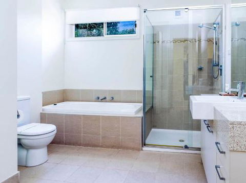 COASTAL SOUL VILLA At BROADBEACH - Broome Tourism 4