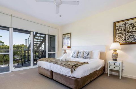 COASTAL SOUL VILLA At BROADBEACH - Broome Tourism 6