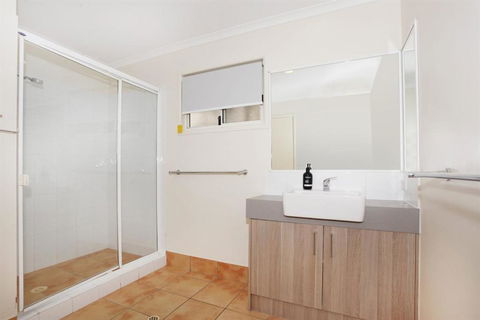 10 Barra Crescent Coolum Beach 500 BOND WIFI Walking Distance To Beach - Broome Tourism 3